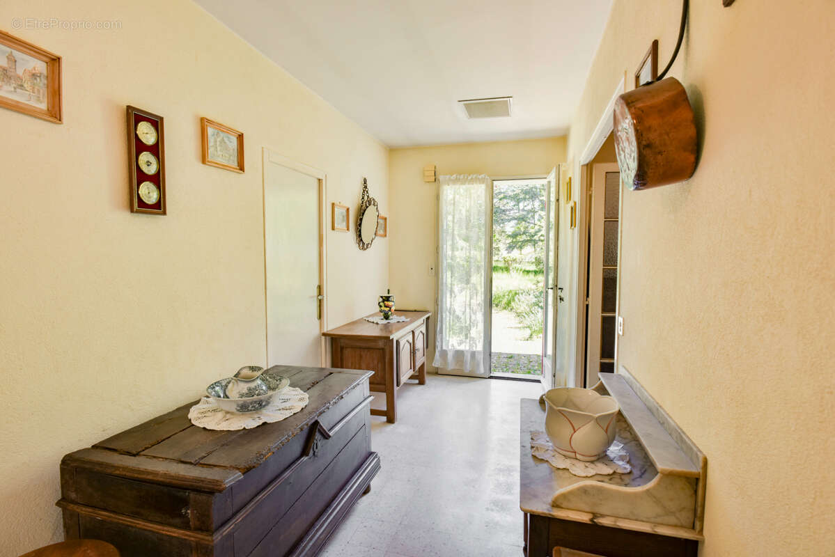 Maison +/- 114 m2, plein pied, 3chambres, garage, atelier, 2.5ha terrain - photo 5
