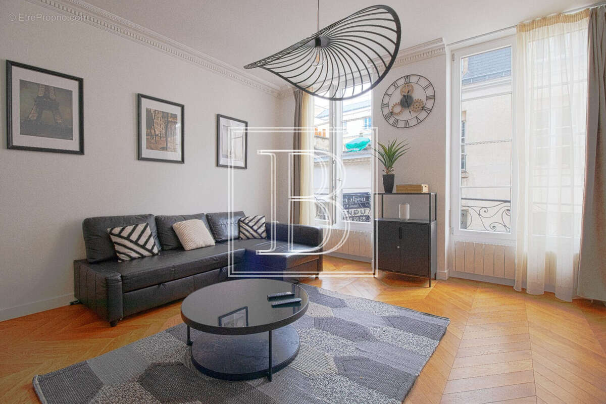Appartement à PARIS-3E