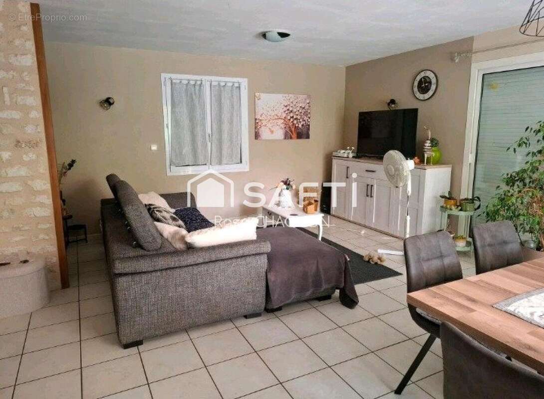 Photo 2 - Maison à SAINT-HILAIRE-DES-LOGES