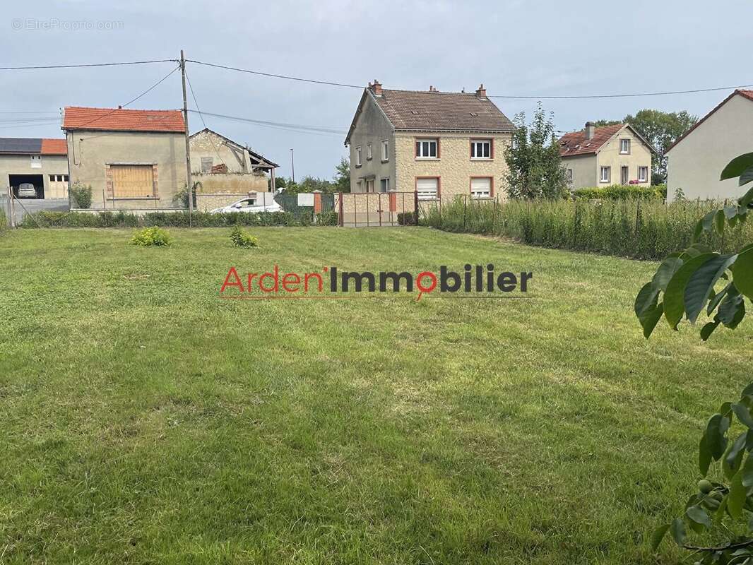 Terrain à HOUDILCOURT