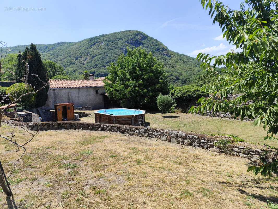Maison 184,6 m2 avec appartement T2 et piscine centre de ST BERTRAND DE COMMINGES - photo 3