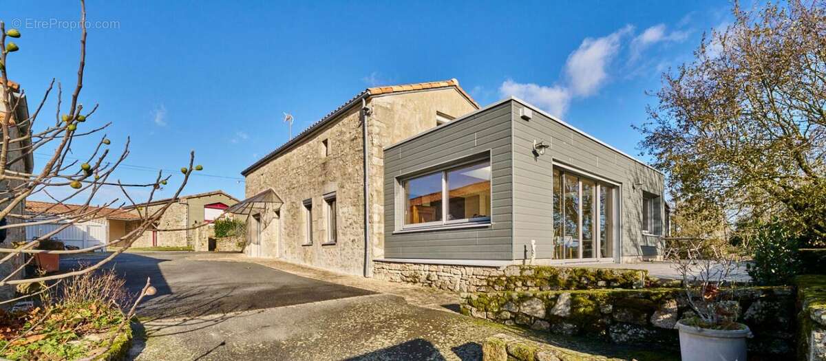 Maison à LA VERRIE