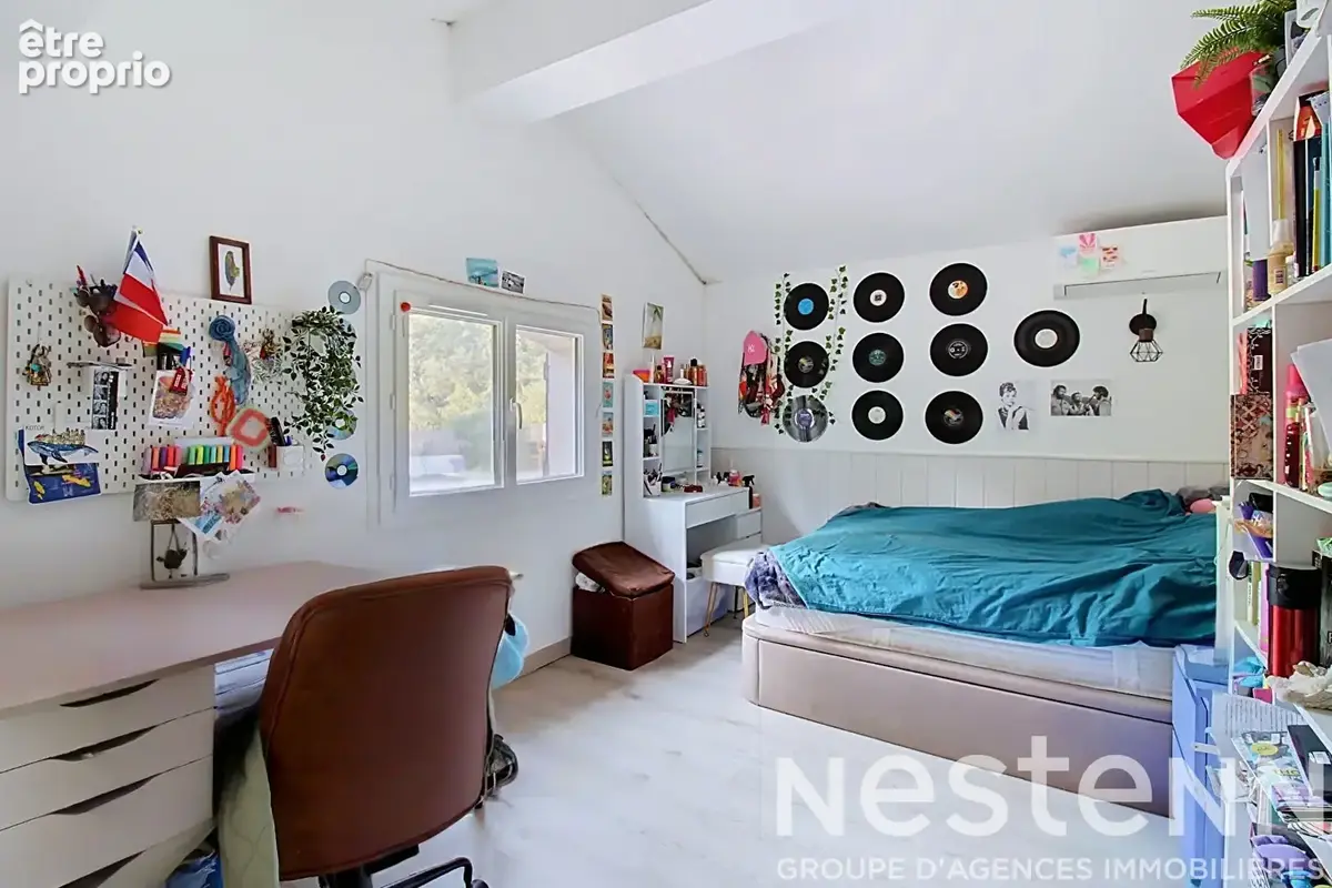 A VENDRE DRAGUIGNAN - Propriété d'environ 240 m² avec deux maisons, studio indépendant, piscine et dépendances sur 3 000 m² de t - photo 8
