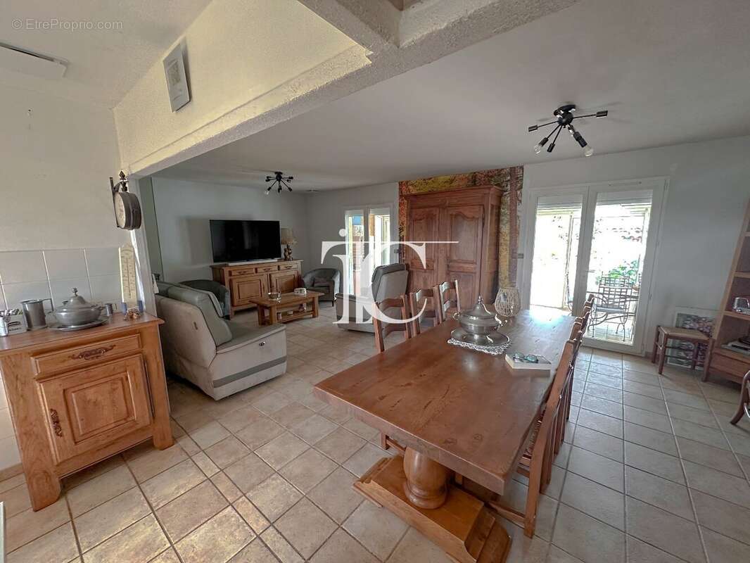 Maison à SAINT-VICTOR-DE-MALCAP