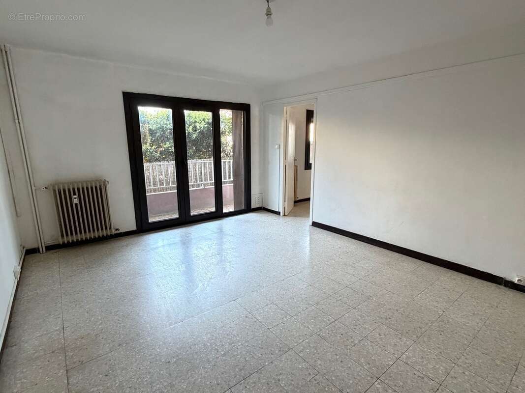 Appartement à SIX-FOURS-LES-PLAGES