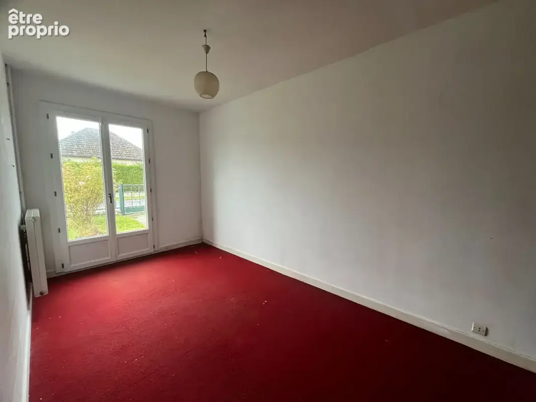 Maison de plain-pied avec dépendances et beau potentiel à Aubigny-sur-Nère - photo 8