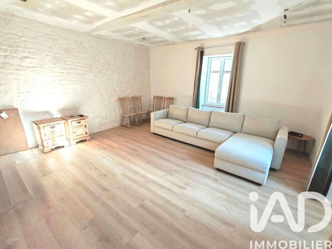 Maison 162 m² à Saint-Martin-Lars-En-Sainte-Hermine  - photo 4