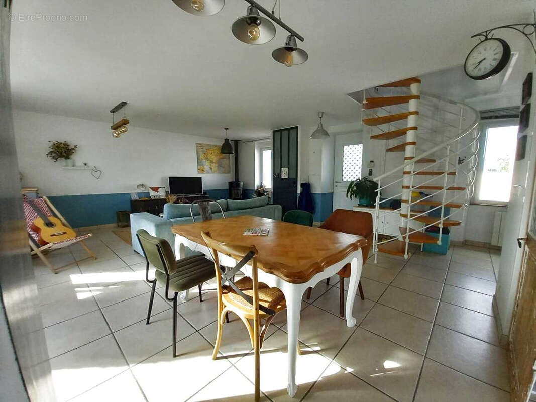 Maison à SAINT-MARS-DU-DESERT