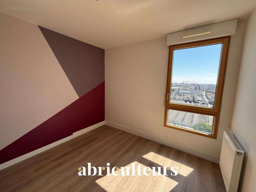 Appartement de caractère de 119 m² avec balcon et terrasse dans un Immeuble d’architecte à la vente à Aubervilliers (93300) - photo 6