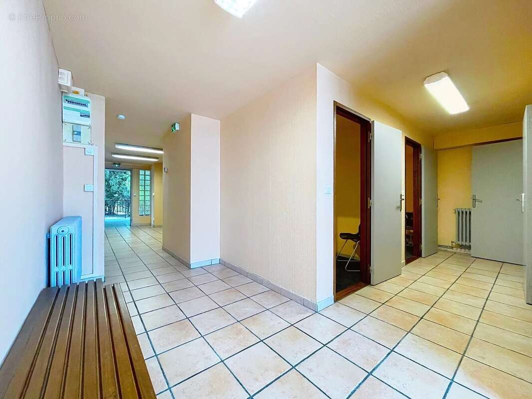 Commerce à MARSEILLE-12E