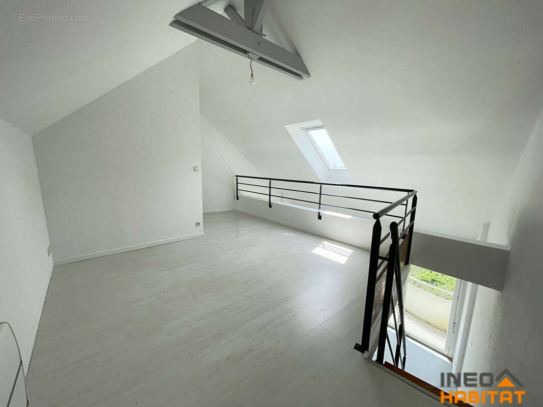 Appartement à LA MEZIERE