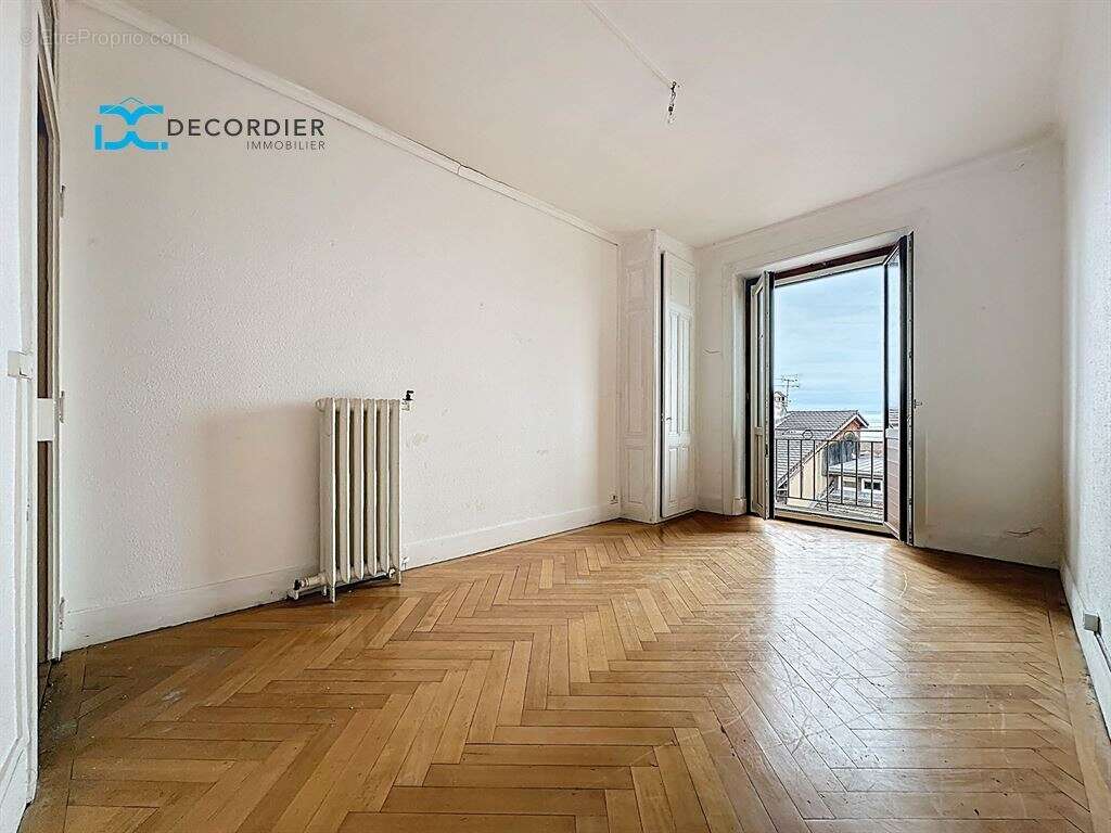 Appartement à EVIAN-LES-BAINS