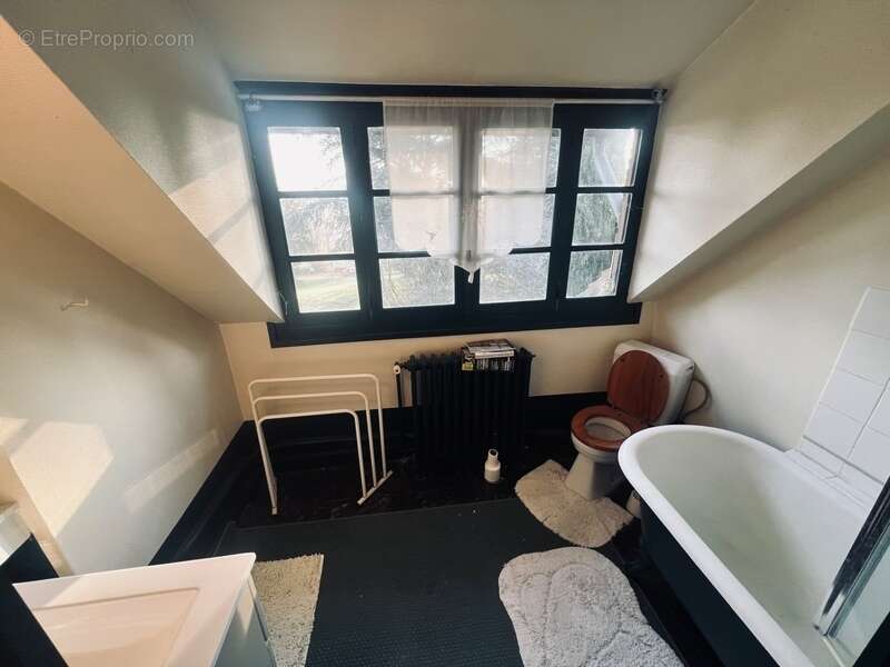 Maison à VAUX-SUR-VIENNE