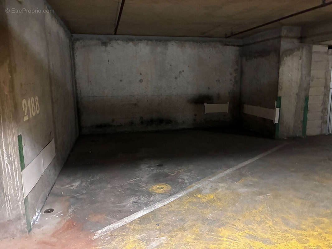 Parking à PARIS-13E