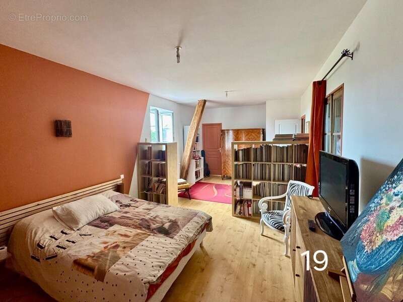 Maison à VIC-DE-CHASSENAY