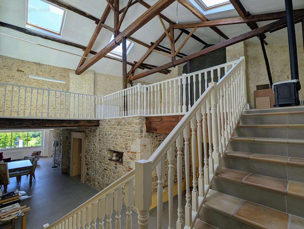 Maison Marignac Laspeyres 348 m2 avec jardin et dépendance - photo 9