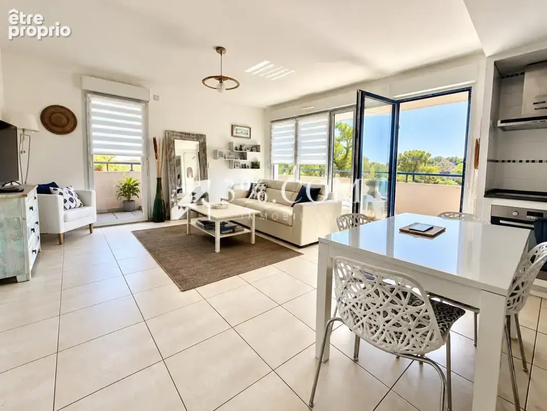 Saint-raphaël  a vendre beau 2 pièces de 54 m2 avec grande t - photo 2