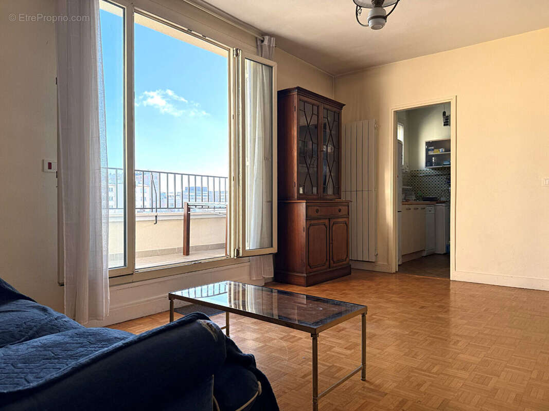 Appartement à MONTROUGE