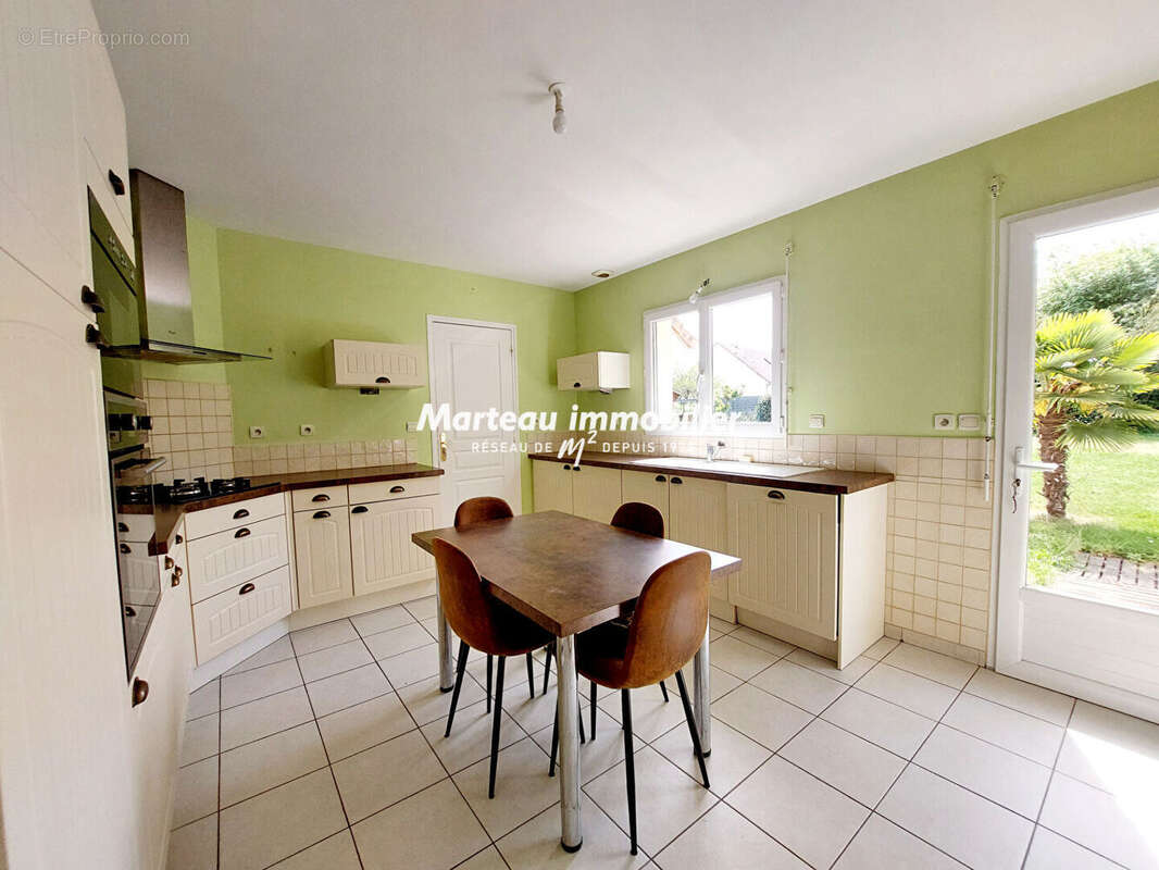 Maison à YVRE-L'EVEQUE