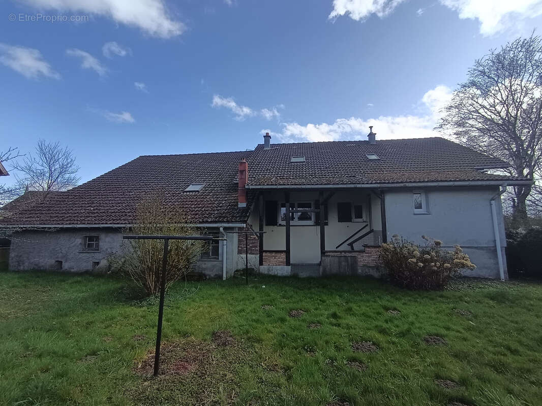 Maison à CHAVANNES-SUR-L'ETANG