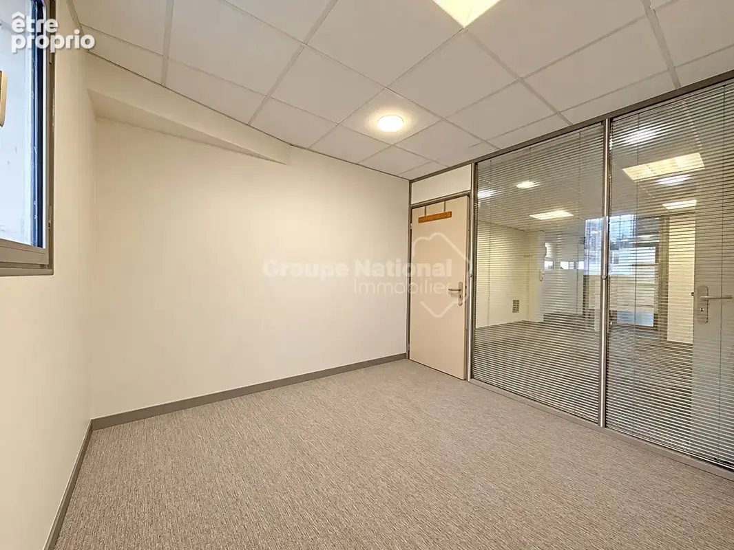 Vente local commercial libre - lunel - quartier gare - local commercial 138 m² - photo 3