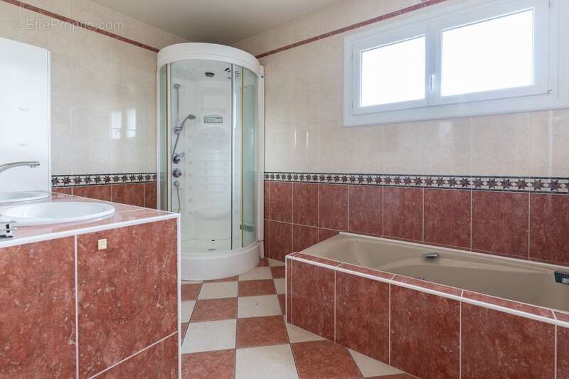 Maison à LA BRUFFIERE