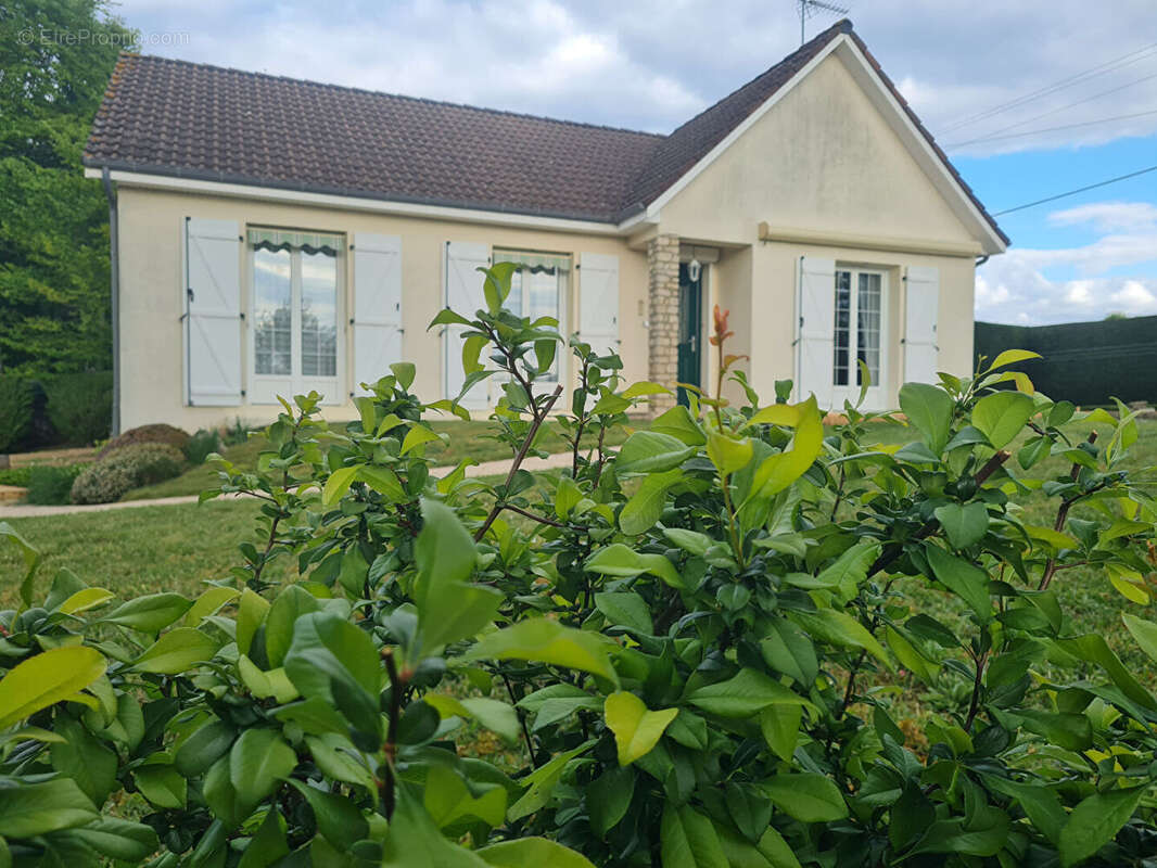 Maison à CHAMPFLEUR