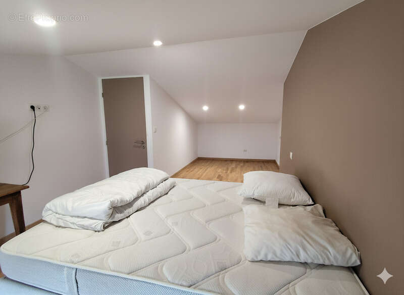 Maison à SAINT-CIERS-CHAMPAGNE