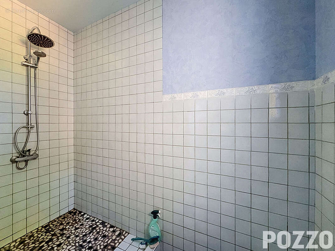 À VENDRE - Maison dans le bourg de Bréhal de 255m² au calme avec parc arboré - photo 10