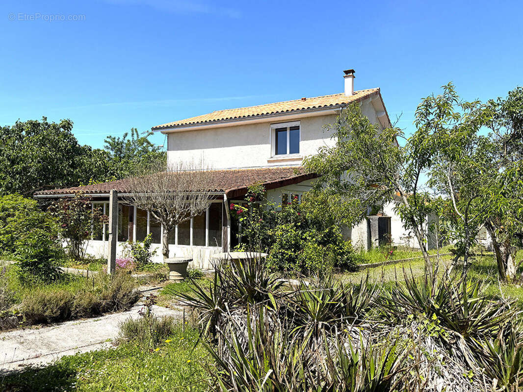 Maison à EXIDEUIL