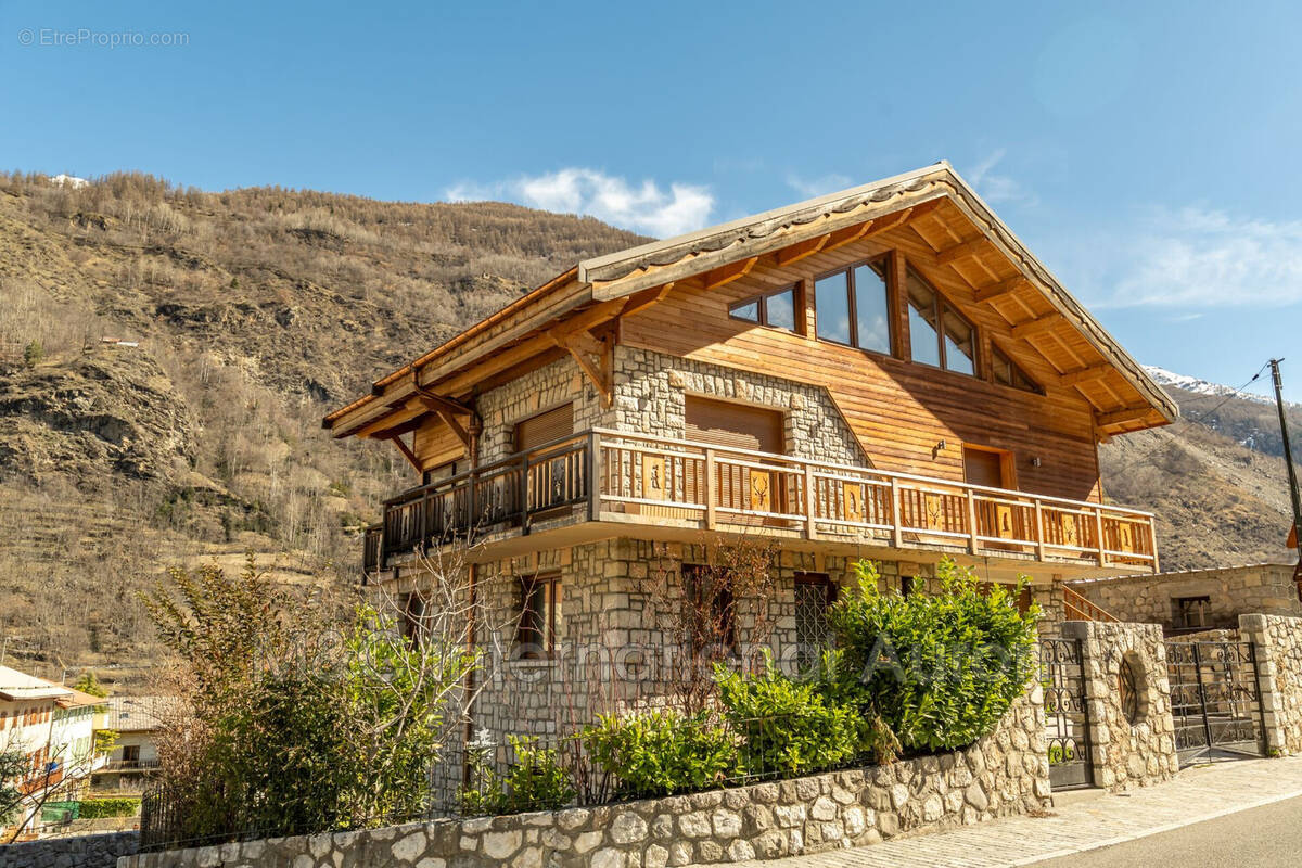Maison à SAINT-ETIENNE-DE-TINEE