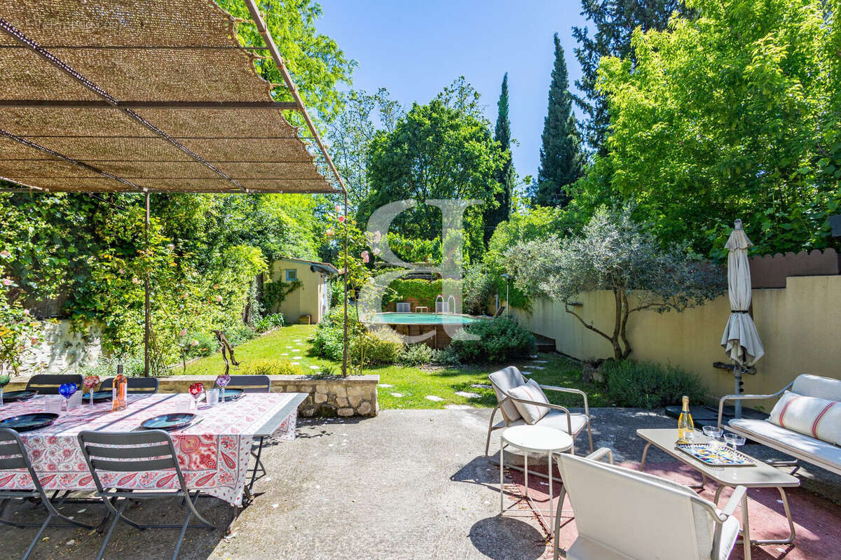 Maison 135 m² à Saint-Remy-De-Provence  - photo 7