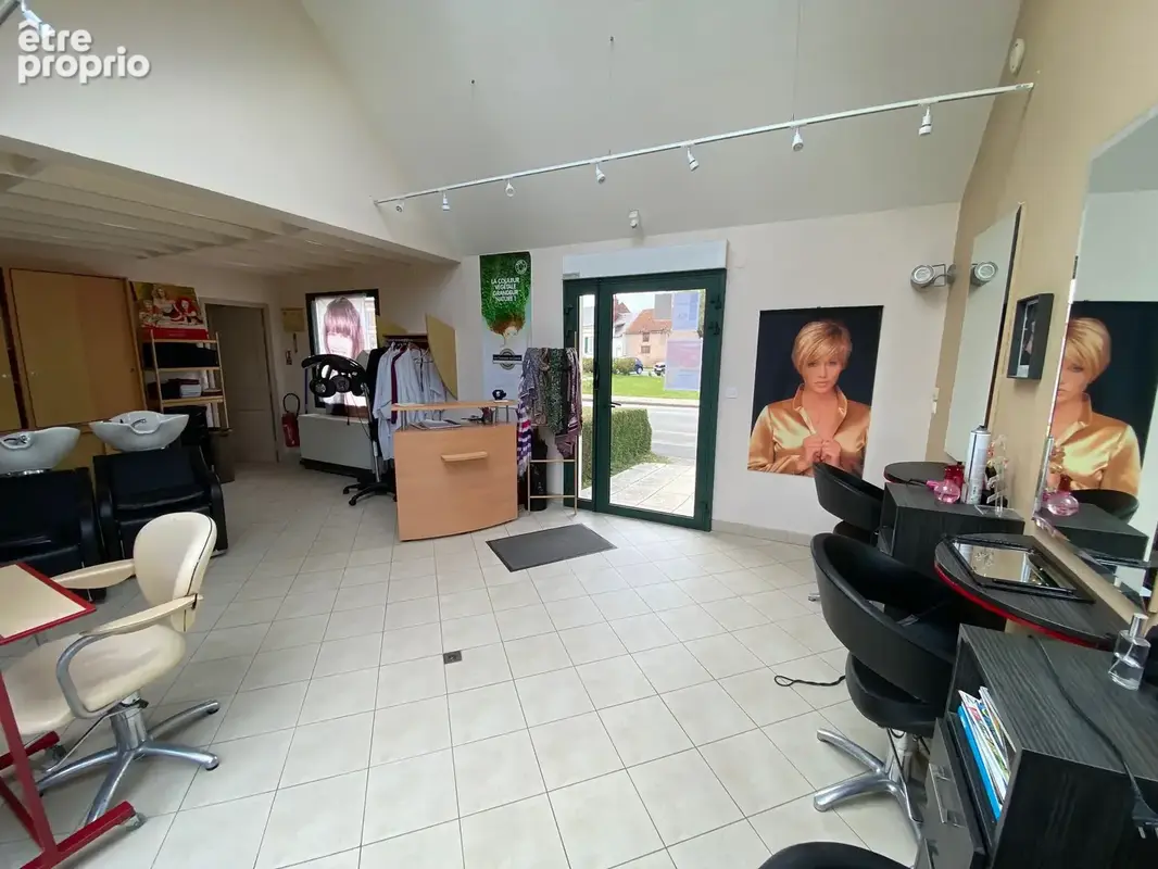 Salon de coiffure a vendre - cadre campagne + clientele fidele ! - photo 2