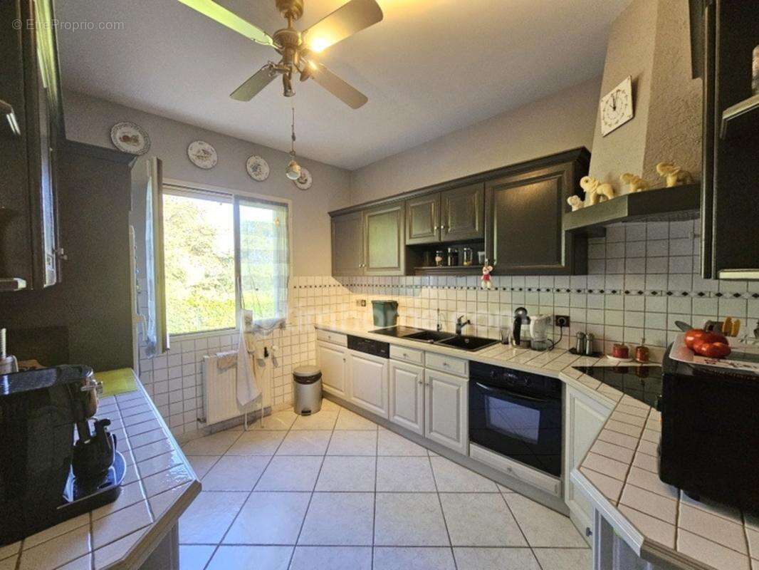 Maison à vendre 4 chambres 133 m² CHAMPNIERS (16) - photo 11