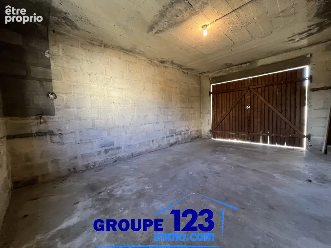Auxerre - Maison de 81 m2 - T5 - photo 17
