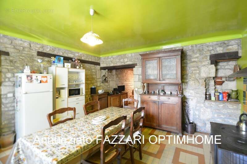 Maison à LUZY-SAINT-MARTIN