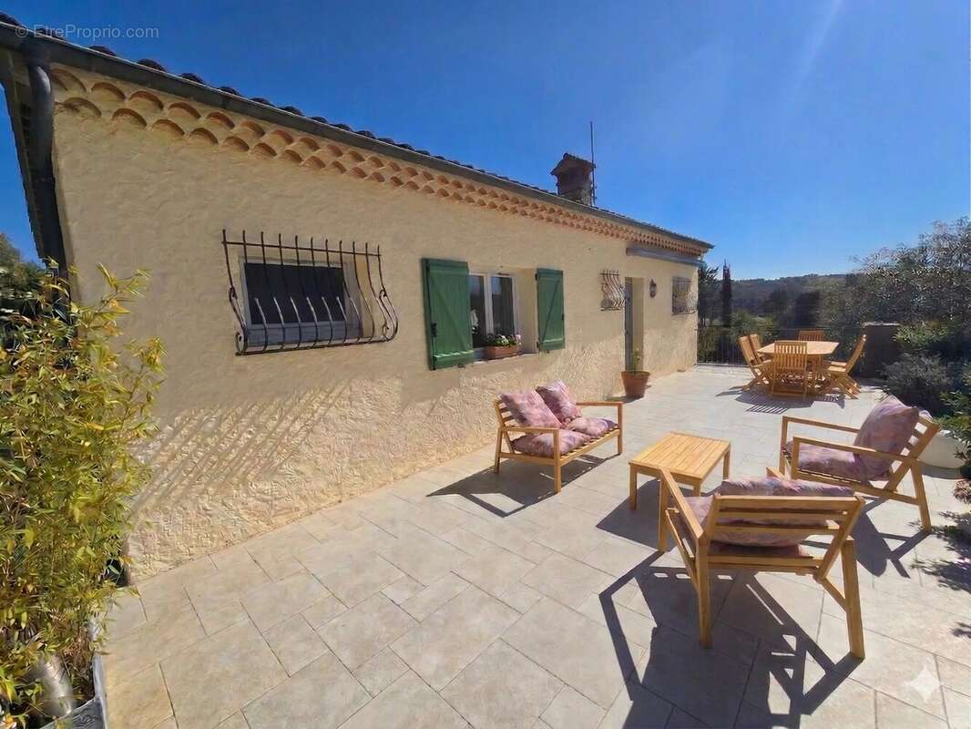 Maison à PEYMEINADE