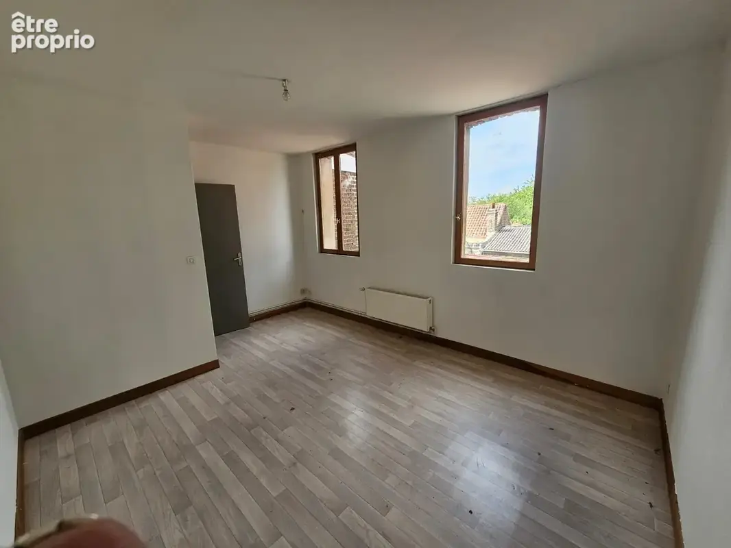 NOUVEAU ! Grande maison de 258m2 avec un large séjour lumineux de plus de 100m2, 4 chambres et un immense jard - photo 11