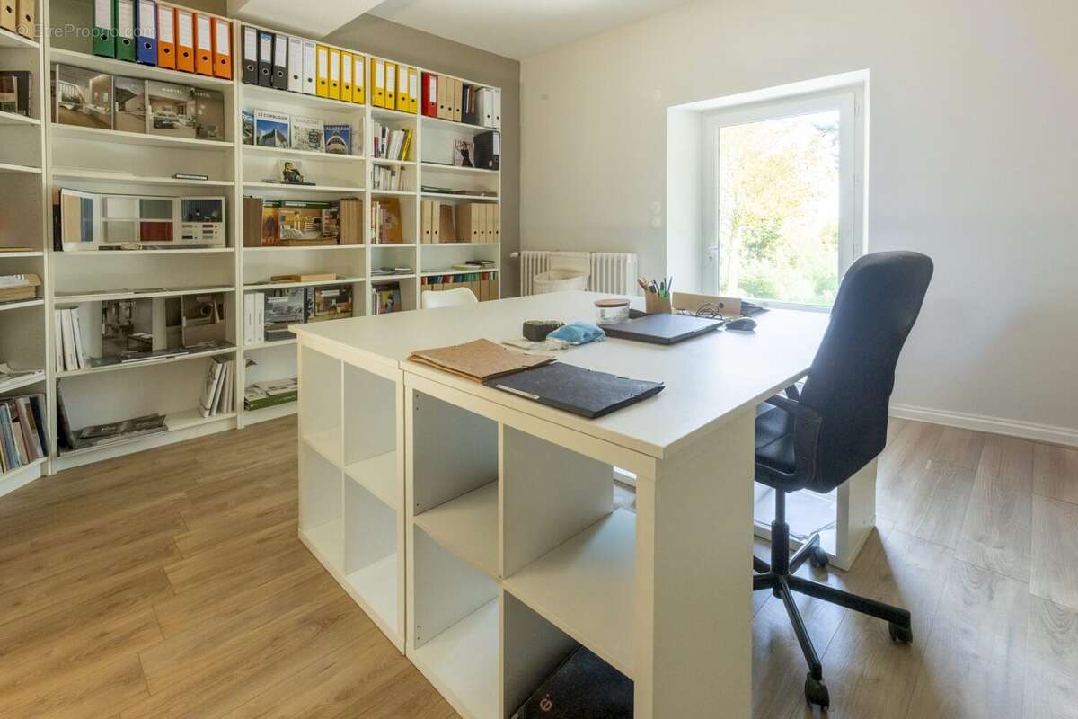 Maison à MAS-SAINTES-PUELLES