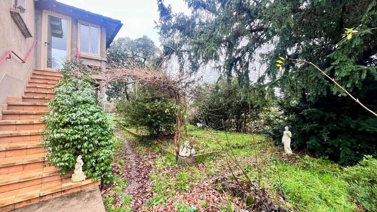 Maison à SAINT-BENOIT-DE-CARMAUX