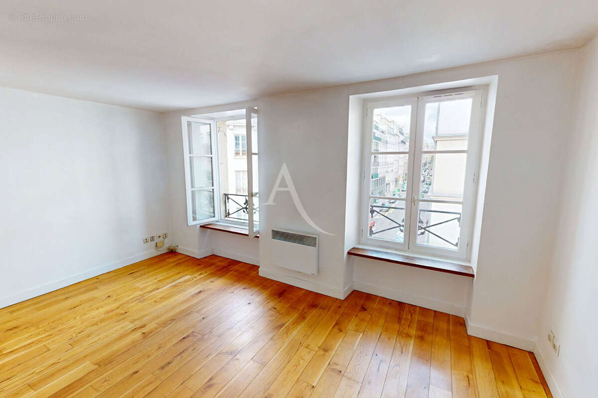 Appartement à PARIS-10E