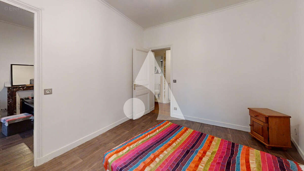 Appartement à LA GARENNE-COLOMBES