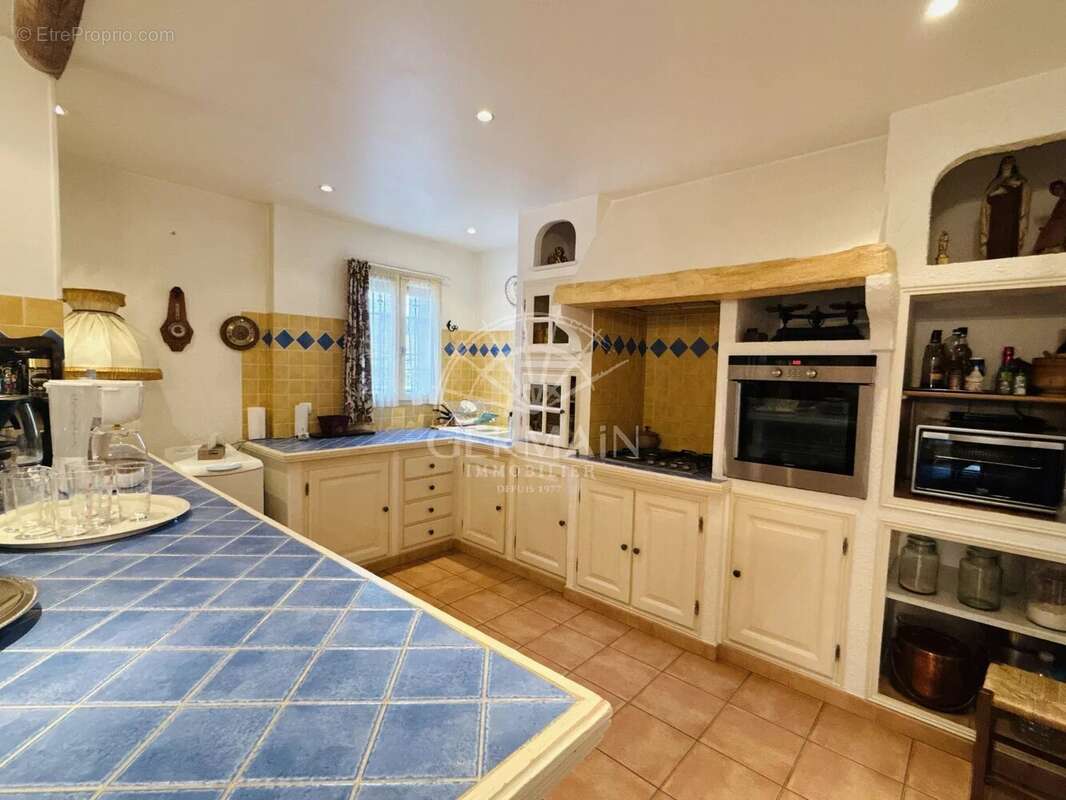 Maison à L'ISLE-SUR-LA-SORGUE