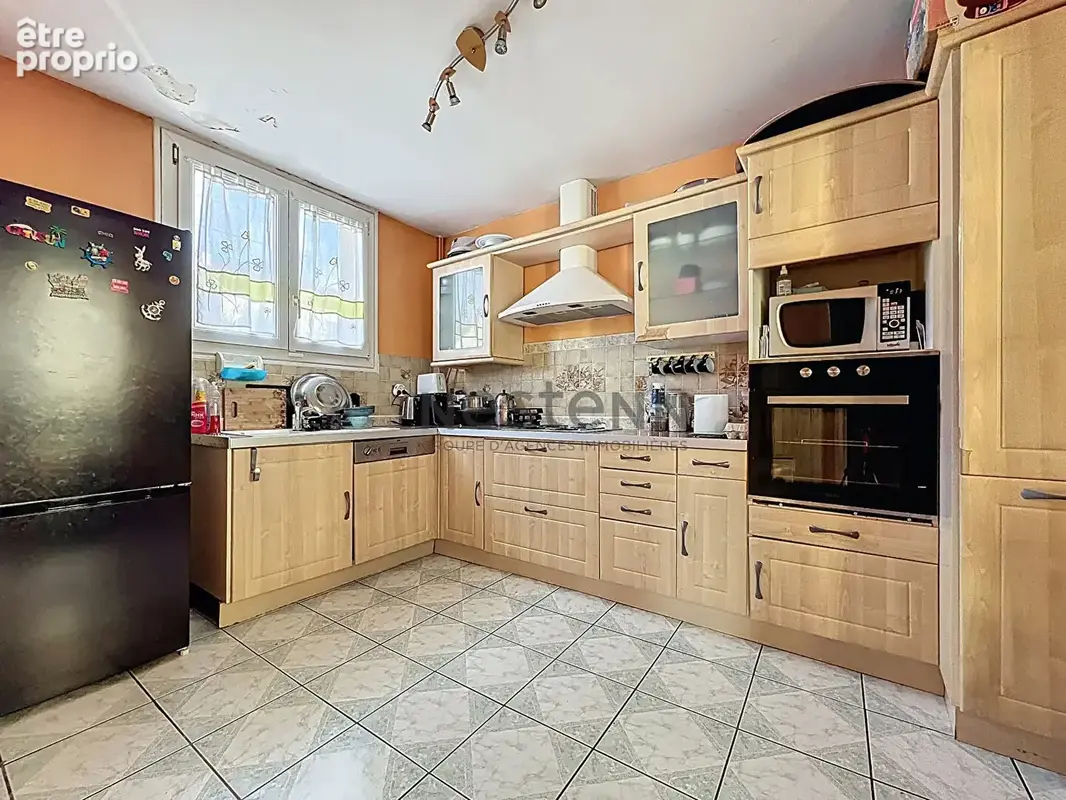 Maison spacieuse à Villeneuve-Saint-Georges, Idéale Famille Nombreuse ou Investisseur - photo 9