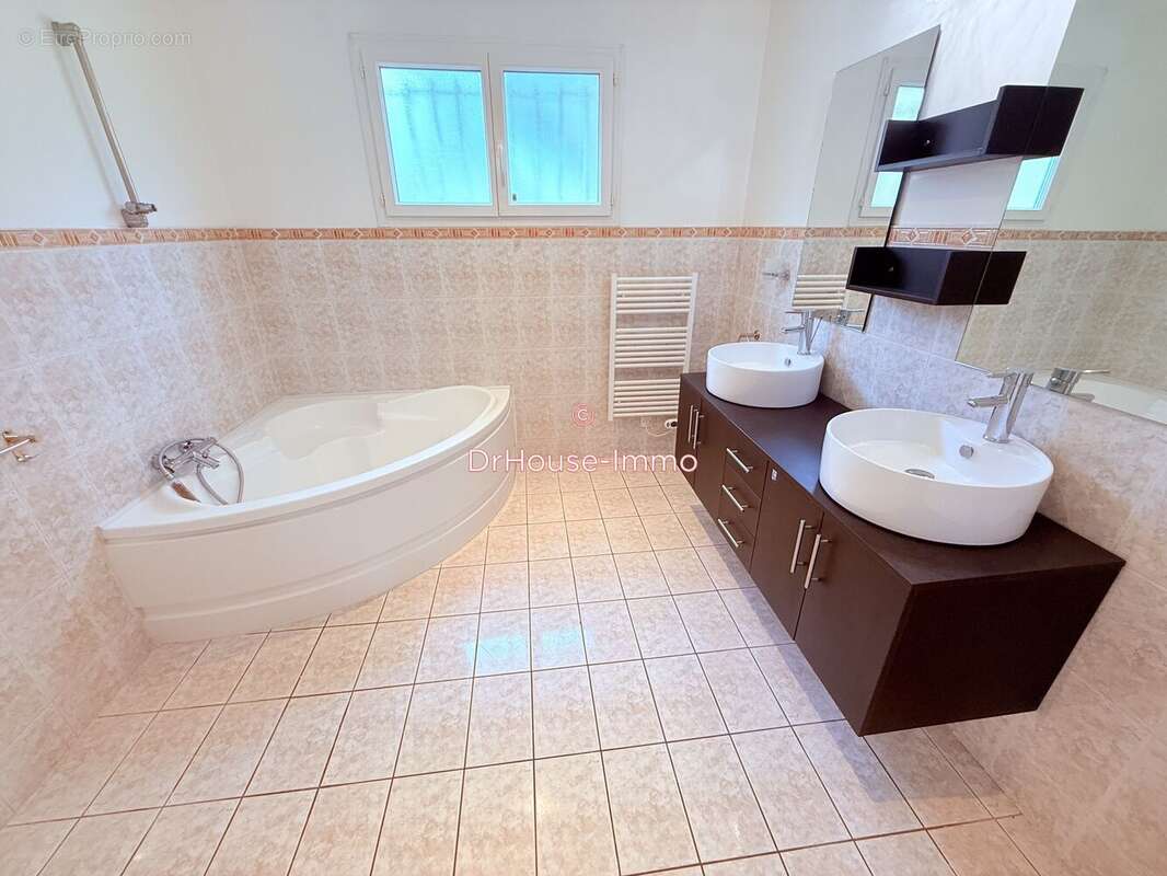 Maison 131 m² à Pauillac  - photo 32