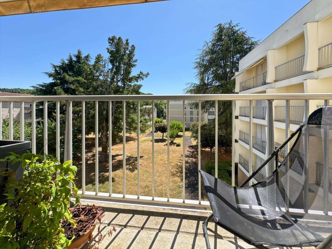 Grand t2 en résidence avec ascenseur balcon cave et parking - photo 4