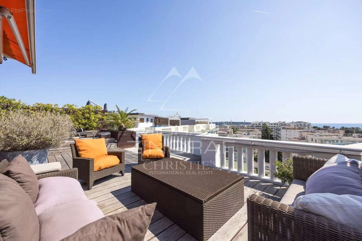 CO-EXCLUSIVITE - Cannes - Croisette - Penthouse avec toit terrasse de 120m2 - photo 10