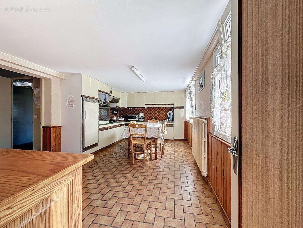 Maison à LA CHAPELLE-LAUNAY