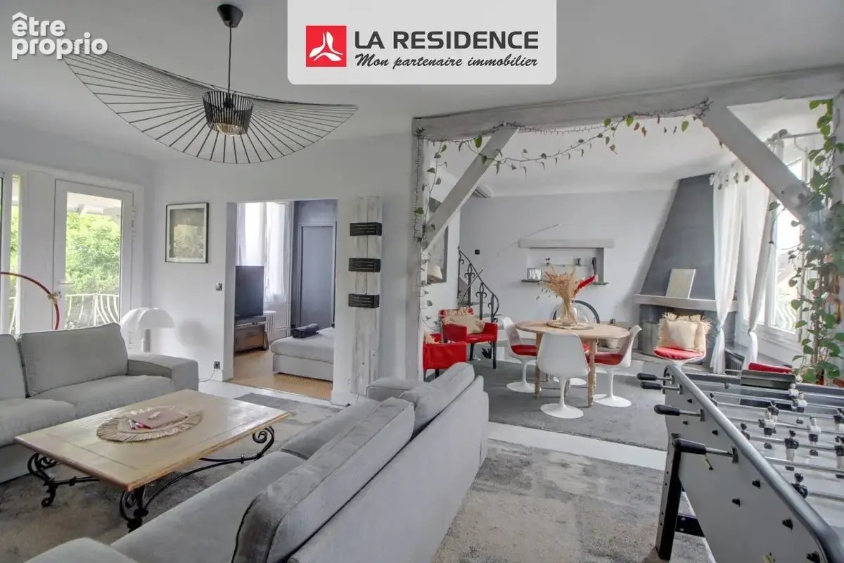 Maison 166 m² à Les Clayes-Sous-Bois  - photo 3