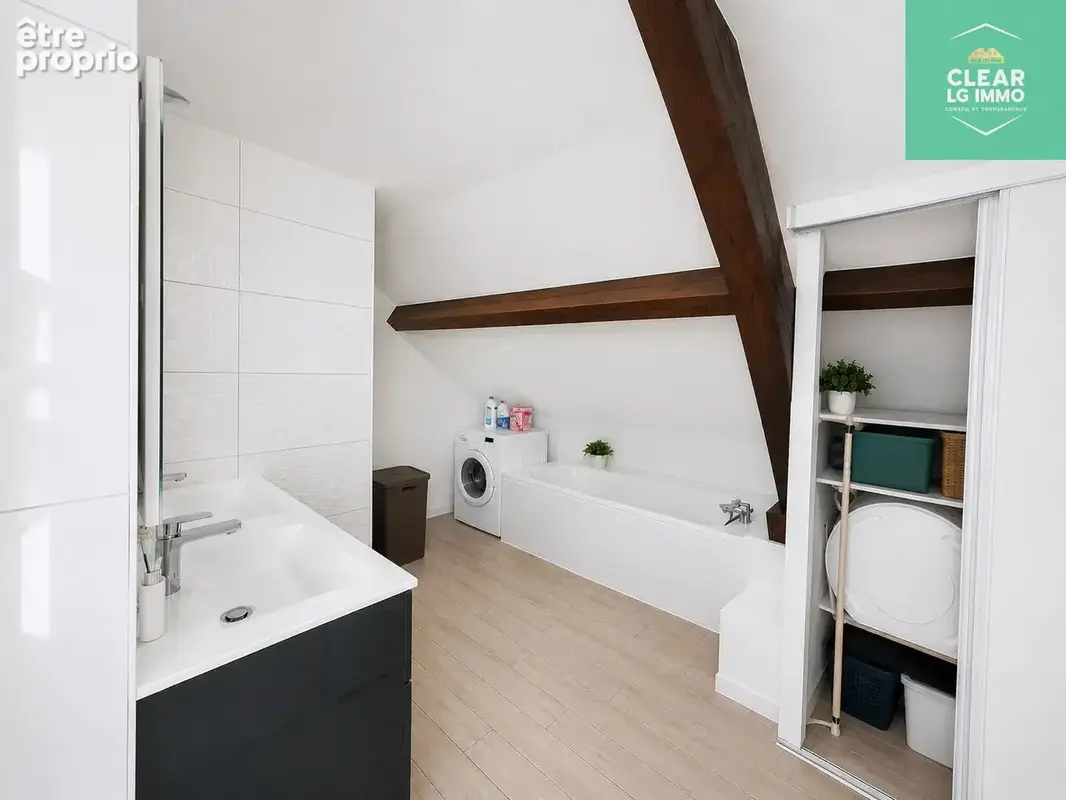 Appartement lumineux avec poutres apparentes - photo 5